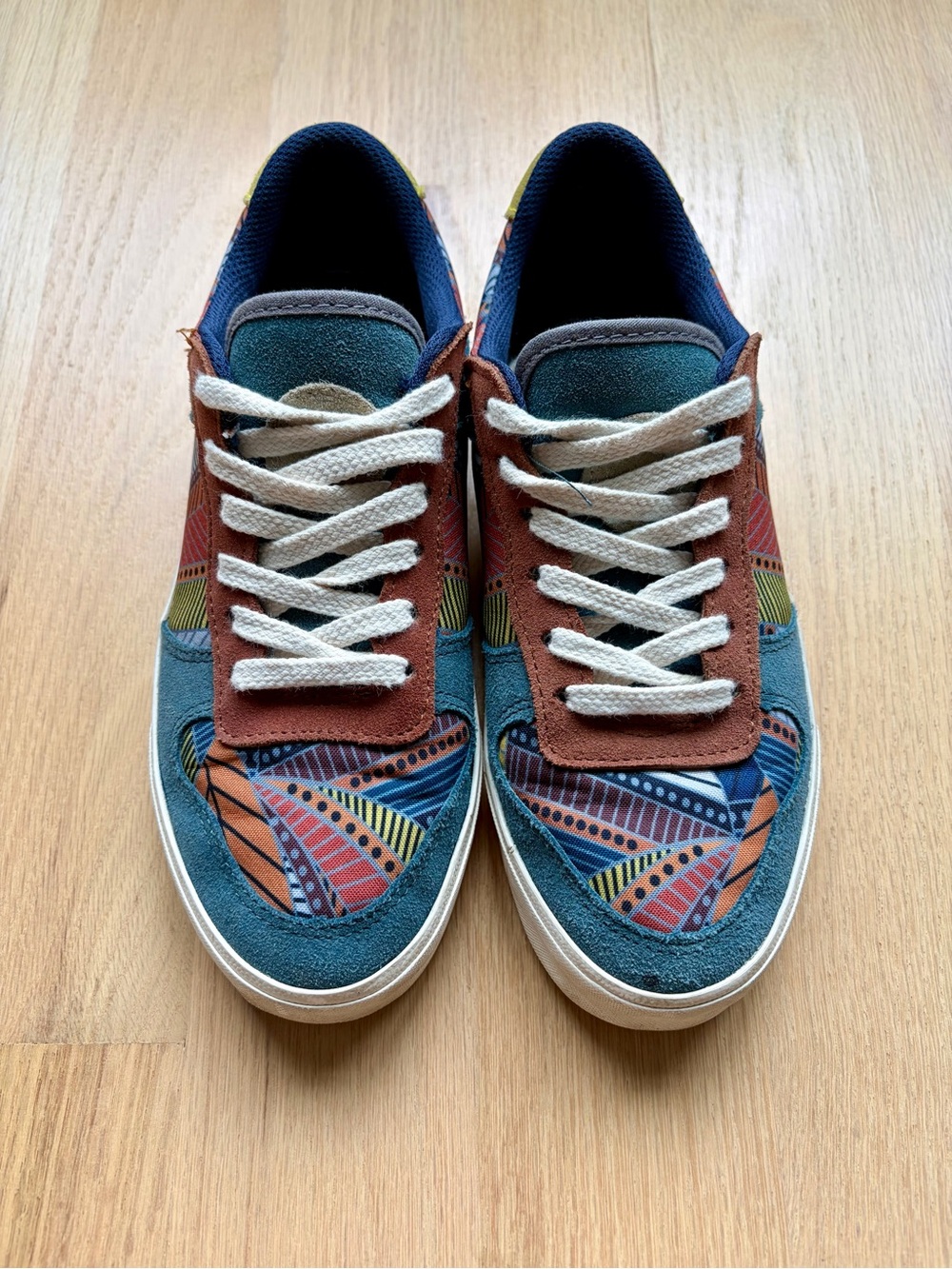 Women’s Inkkas Cyprus Low Top Sneakers